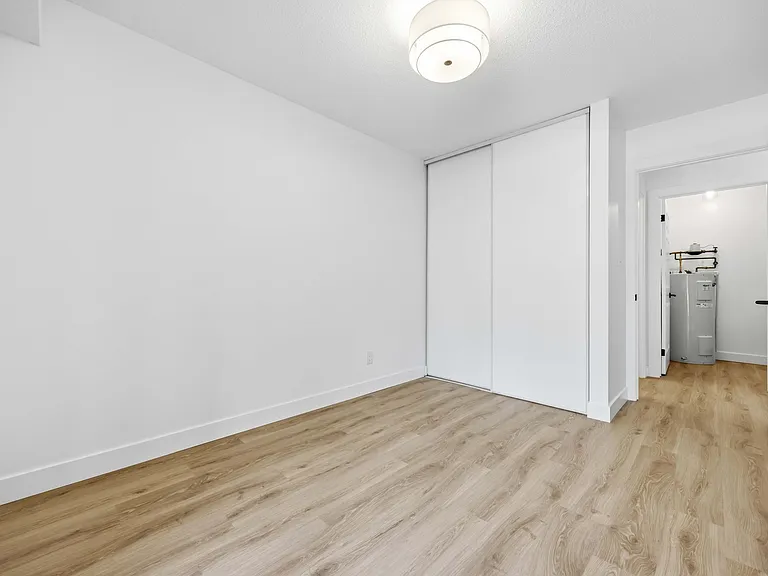 548 Front St #14 — Photo 16