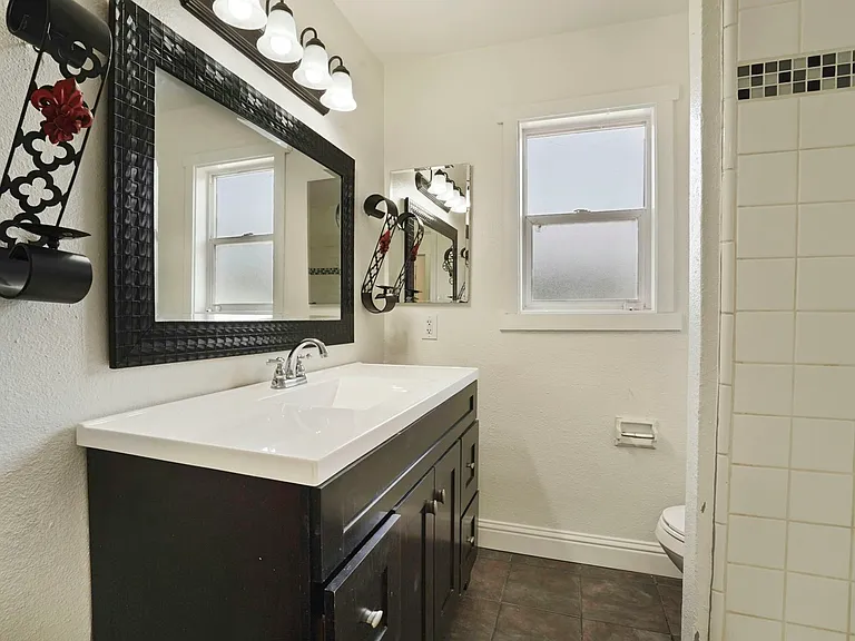 451 Marengo Ave — Photo 16