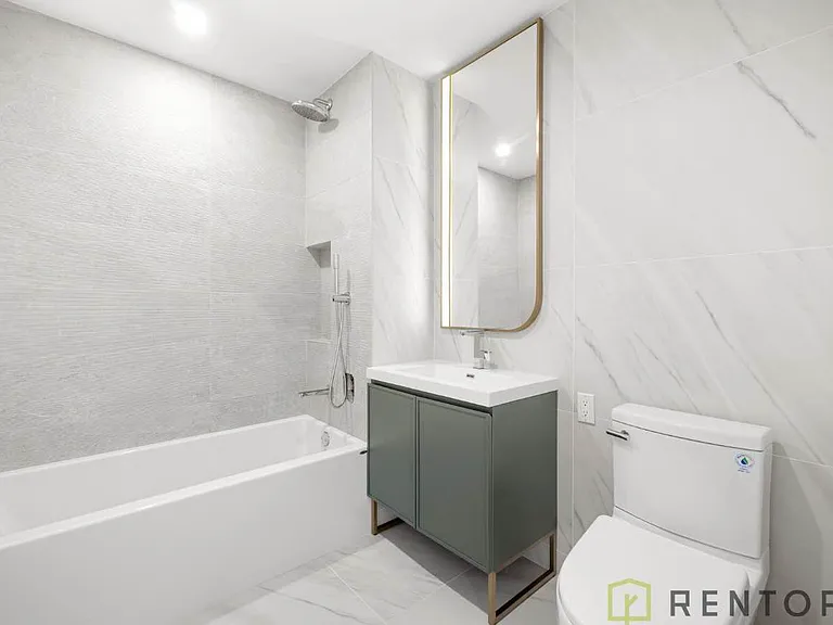 960 Franklin Ave #262 — Photo 4
