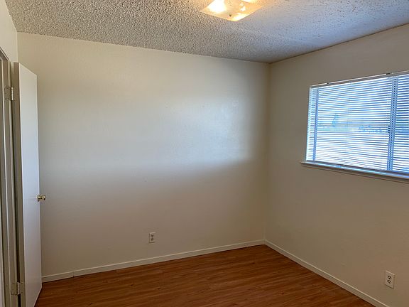 3rd image of 19 E Saginaw Way APT 201