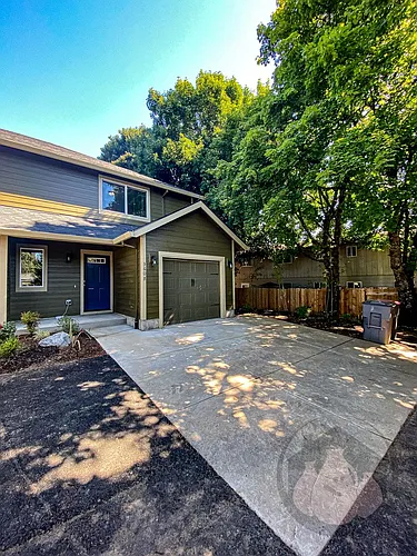 360 NW Willamina Dr Photo 1