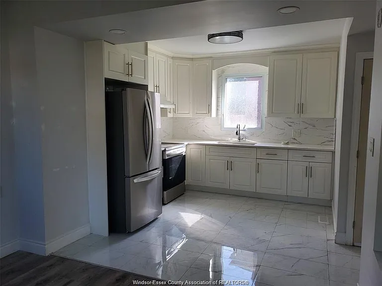 348 Caroline St — Photo 9