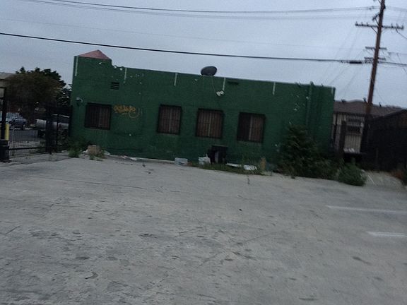 3rd image of 1011 W 84th Pl