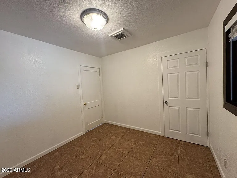 4818 S Santa Elena Ave — Photo 14