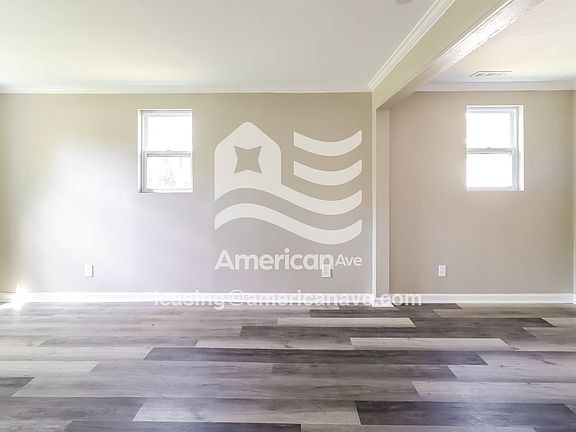 813560_005_living_room_13754405.jpg