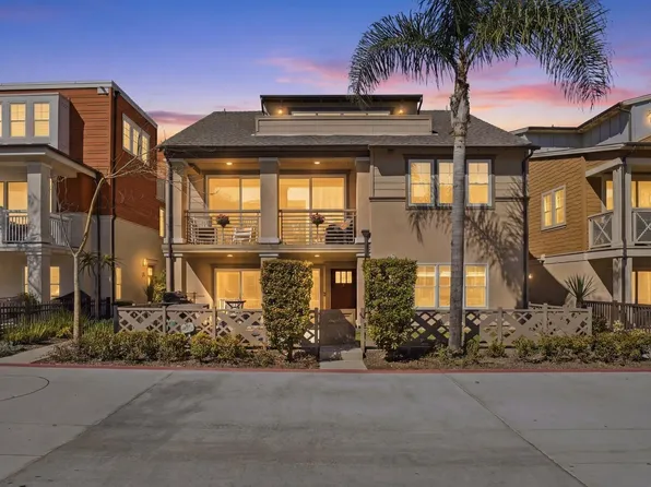 810 Santa Barbara Pl, San Diego, CA 92109