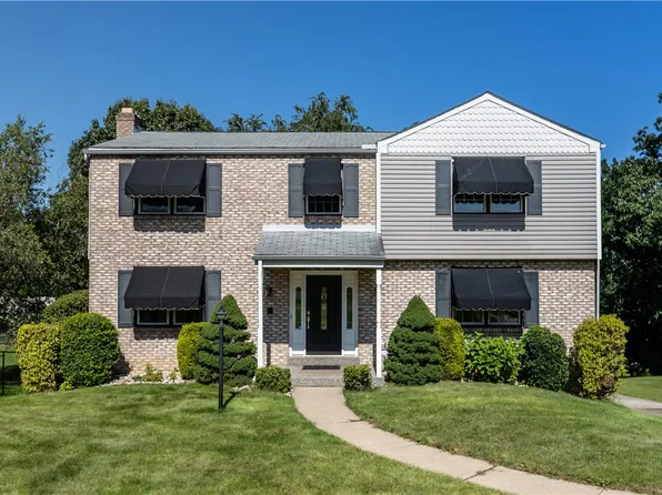 3425 Aloha Dr, New Kensington, PA 15068