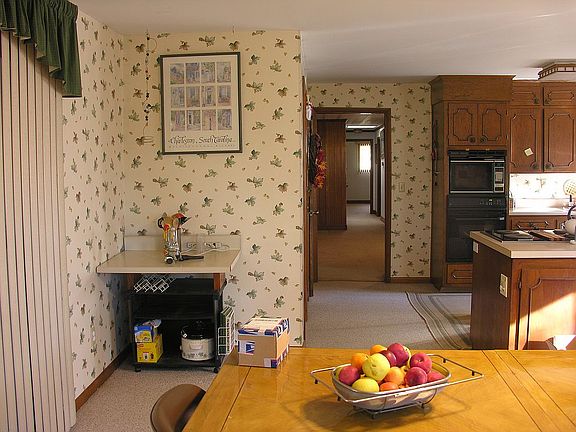 Kitchen thru den to BR