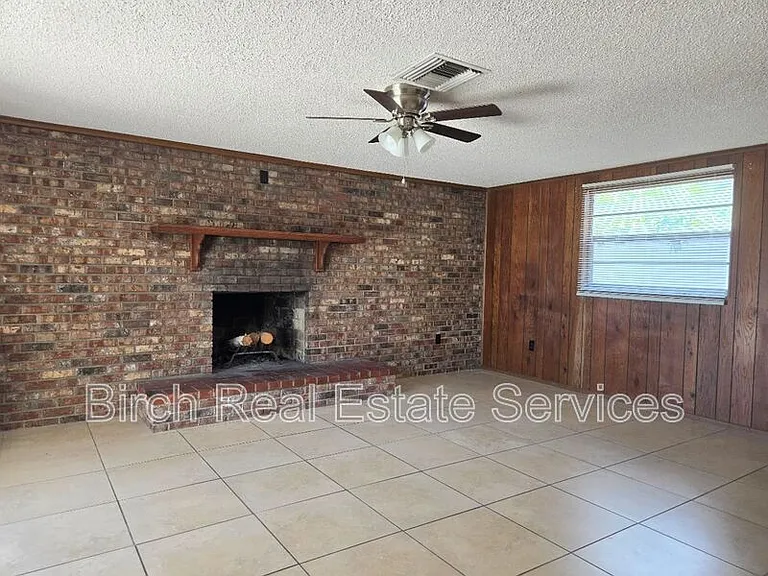 3200 Peterborough St — Photo 15