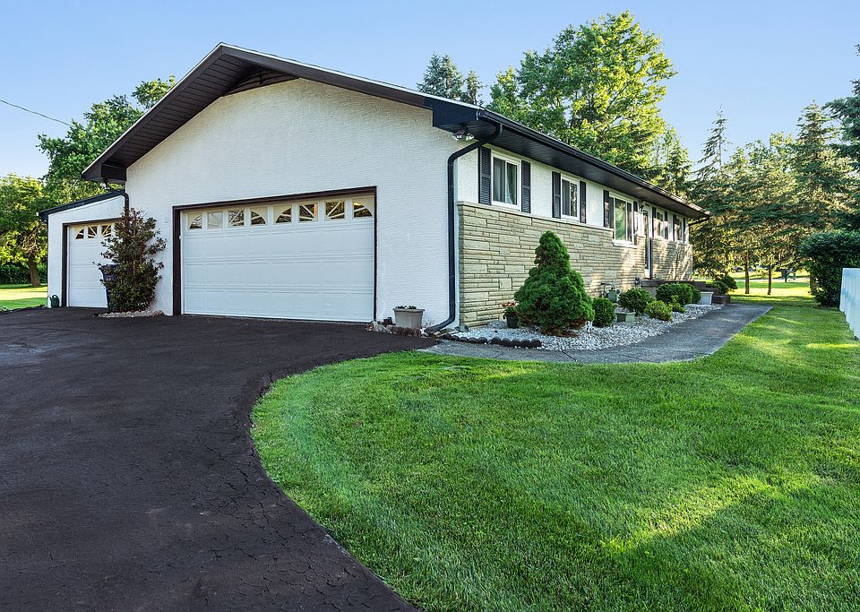 1st image of 3755 Montclair Dr