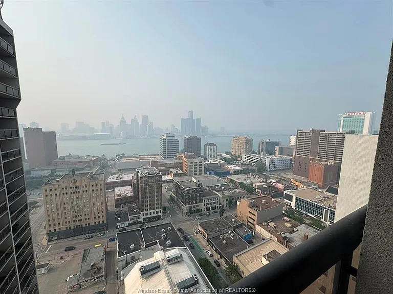150 Park St W #2706 — Photo 5