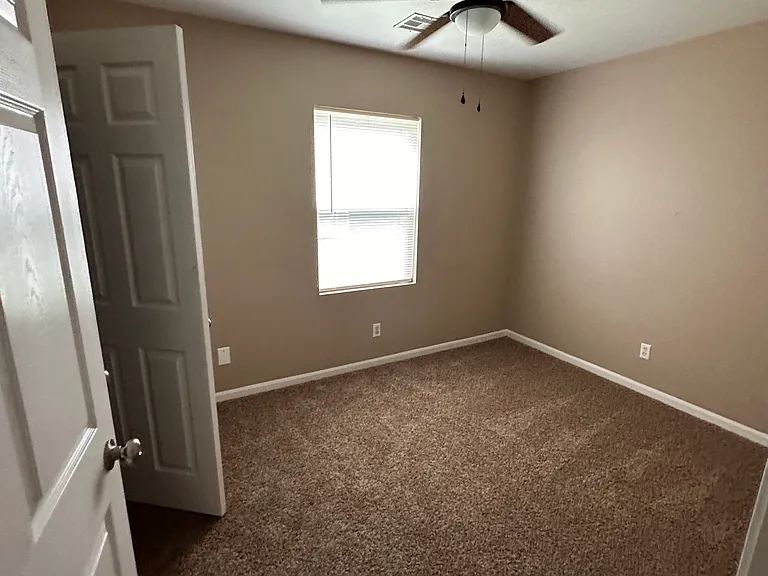 650 Wood St — Photo 13