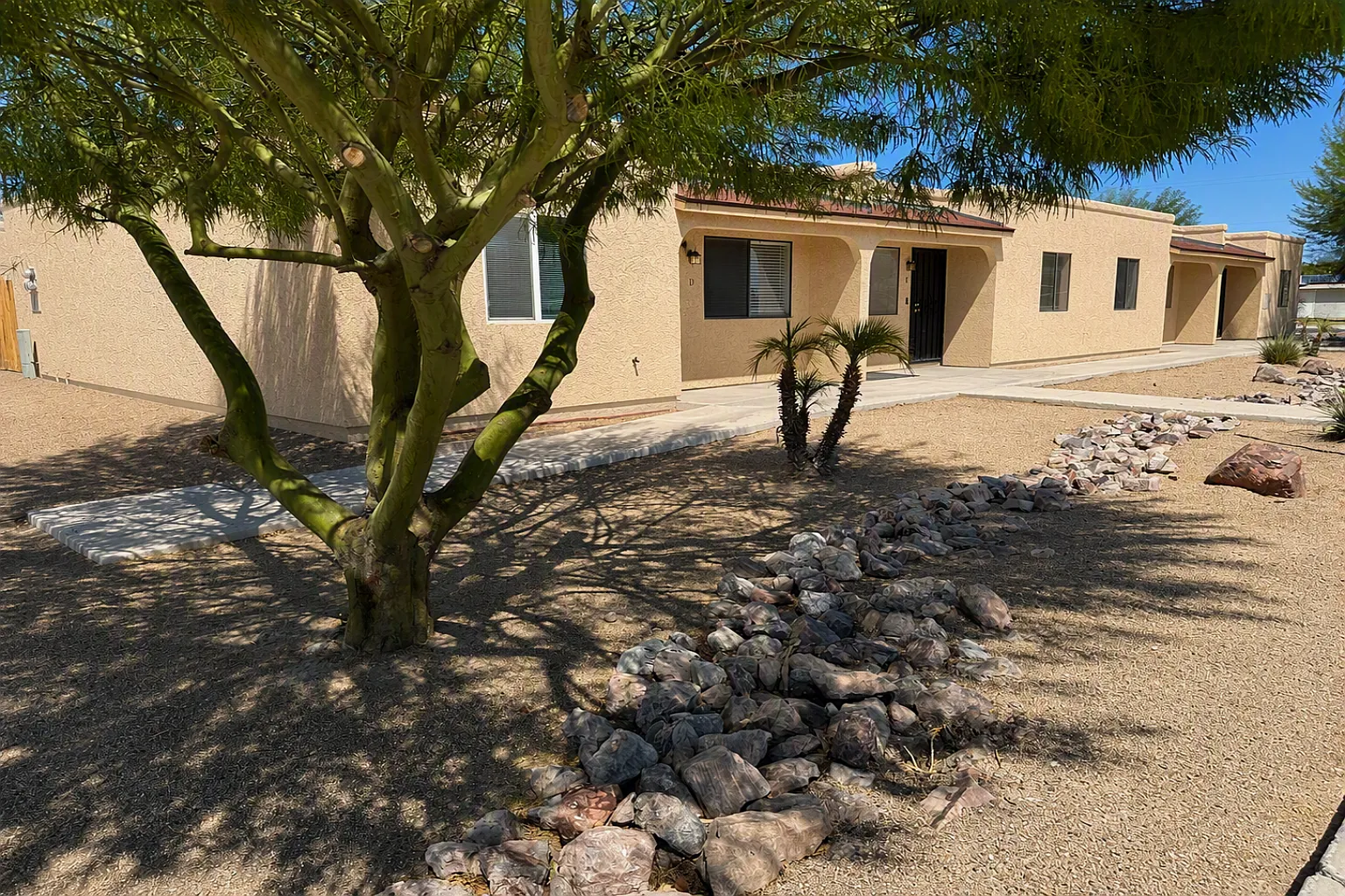 2 bed, 872 sqft, $1,100 — Photo 2