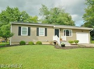 8317 Venice Heights Dr NE, Warren, OH