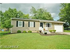 8317 Venice Heights Dr NE photo 1