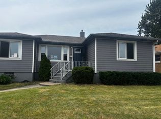 650 Greenbay Ave E, Calumet City, IL 60409