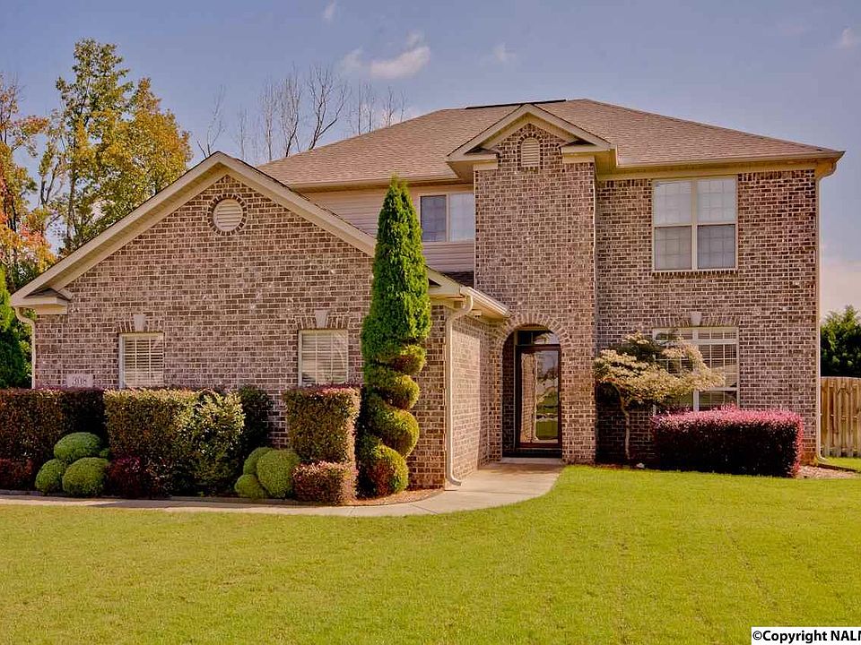 1st image of 308 Weatherford Dr NW
