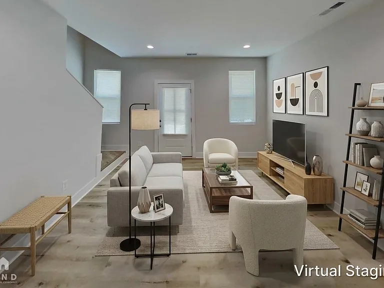 2765 Bradford St — Photo 2