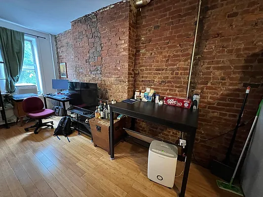 Rented by Delmark Realty LLC | media 25