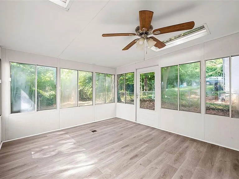 3594 Fairlane Dr NW — Photo 10