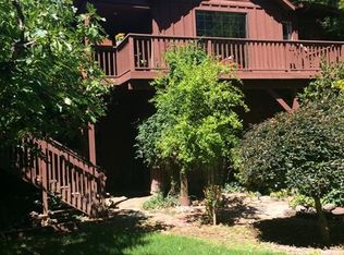 10864 River Dr, Forestville, CA 95436