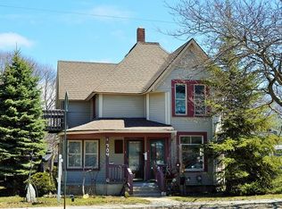 704 Bridge St, Charlevoix, MI 49720