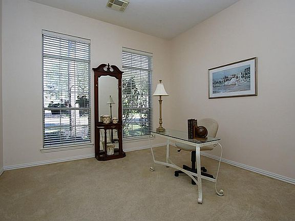 5th image of 15911 Linwood Manor Ct