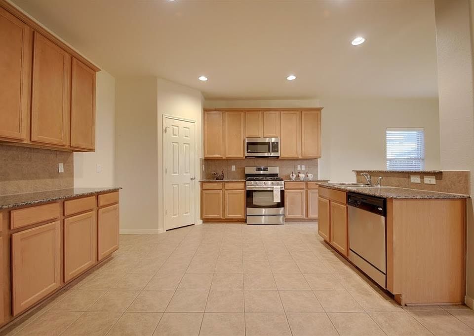 1st image of 414 New Hope Ln