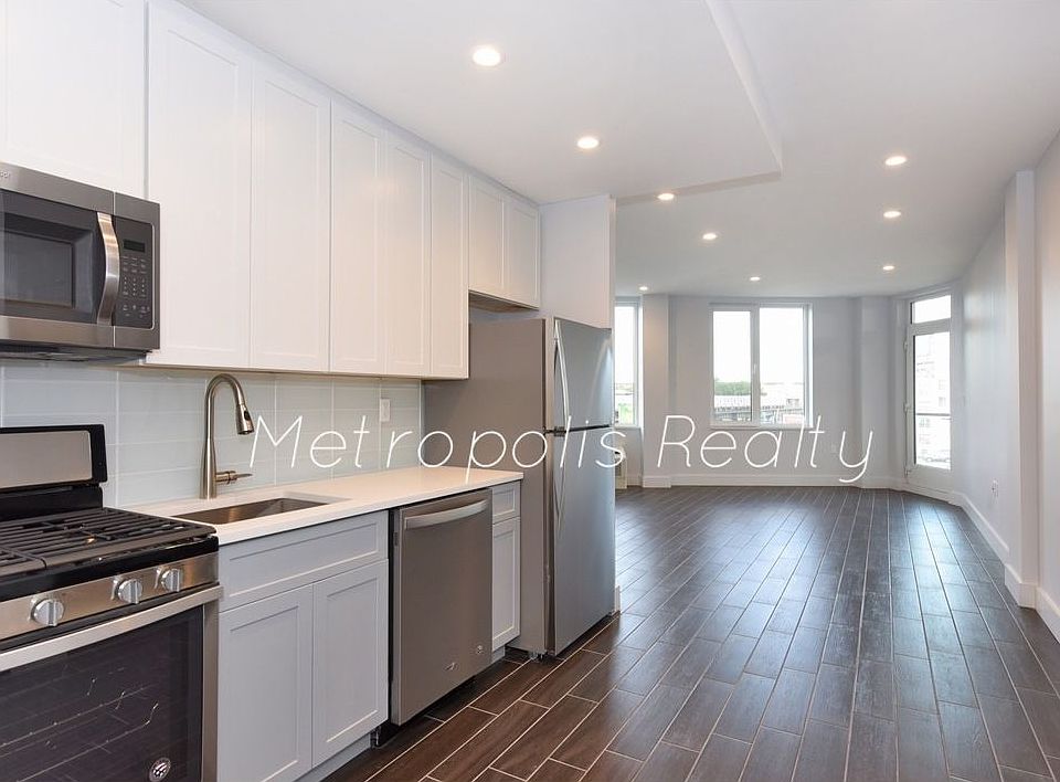 2nd image of 25-03 32nd St #E5