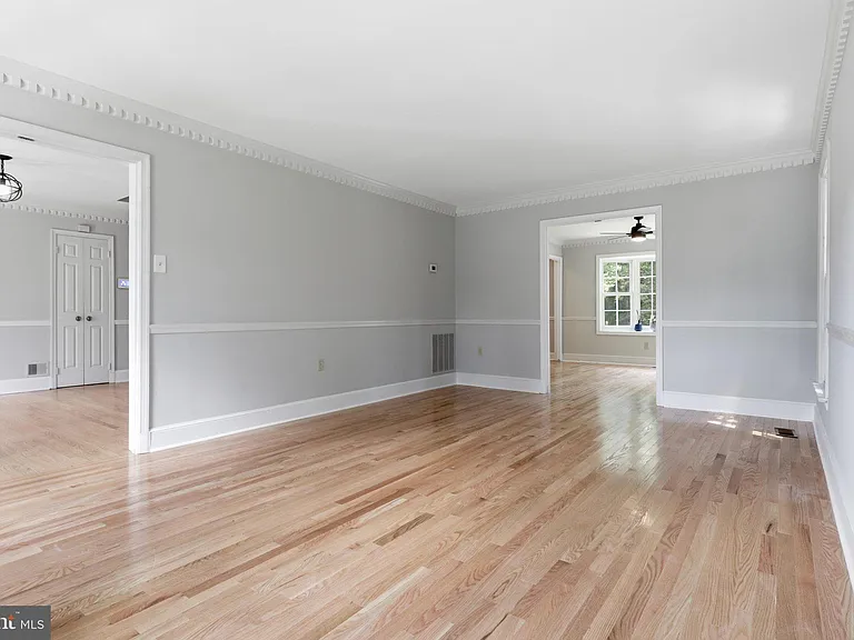 6817 Jeremiah Ct — Photo 6