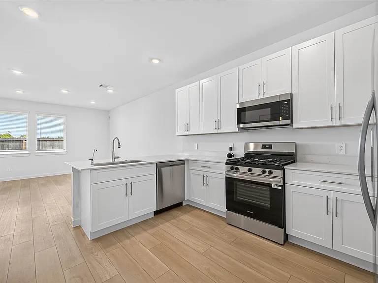 1738 Revolution Way — Photo 10