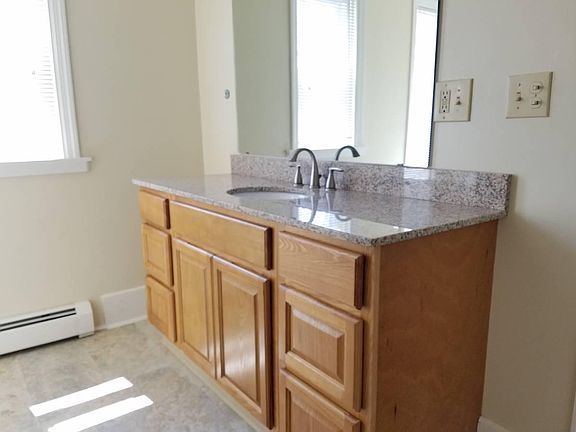 2nd image of 132 1/2 Gesler St #4