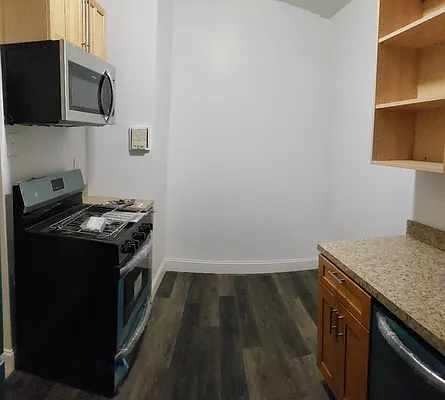 Rented by Smart NY Realty LLC | media 10