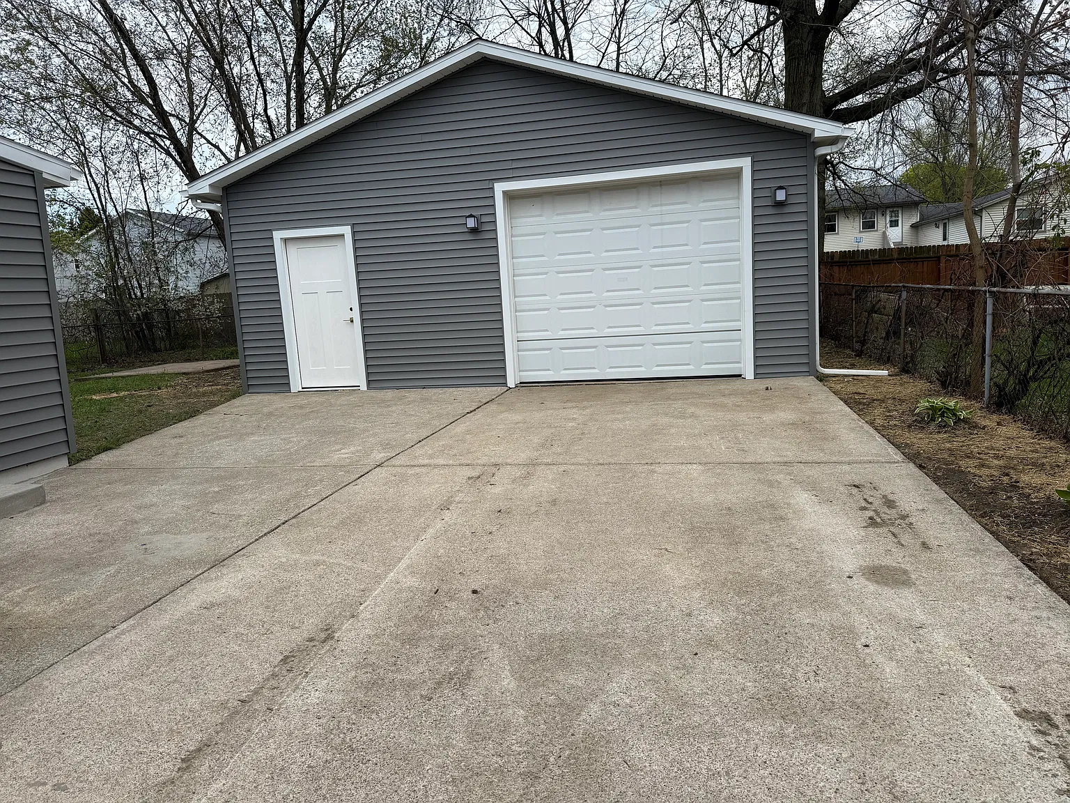 3 bed, 1150 sqft, $1,700 — Photo 3