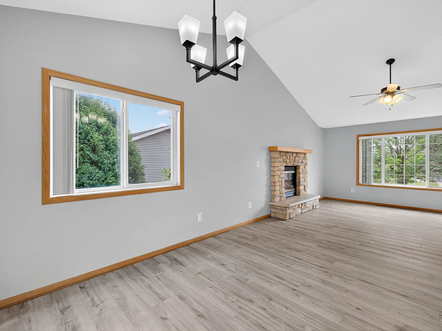 4 bed, 2196 sqft, $2,400 — Photo 3