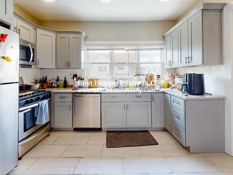 317 Main St #3 — Photo 3