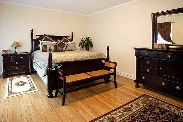 2nd image of 35 Clinton Ave