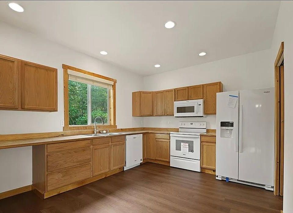 1st image of 21 E Aspen Ct