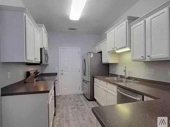 5th image of 131 Farrah Ave #131