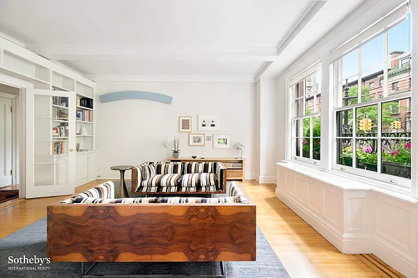 Sold by Sotheby's International Realty | media 11