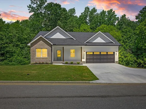305 Shadows Lawn Dr, Athens, TN 37303