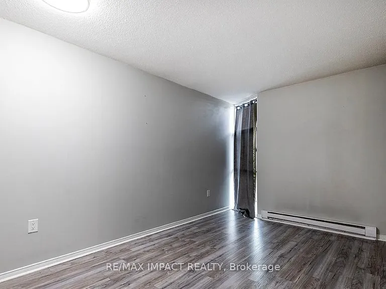 454 Centre St S #108 — Photo 13