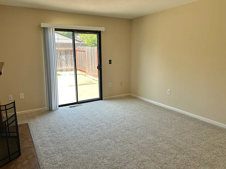 75 Francis Cir — Photo 6