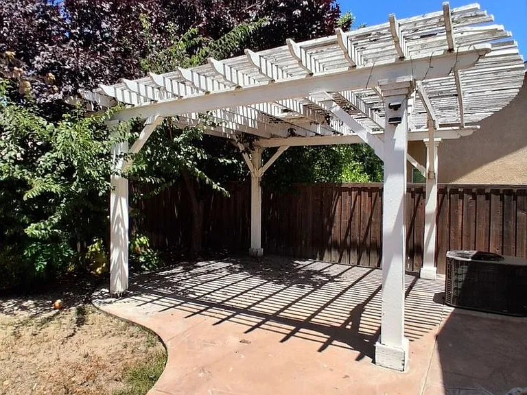 551 Lester Ave — Photo 31