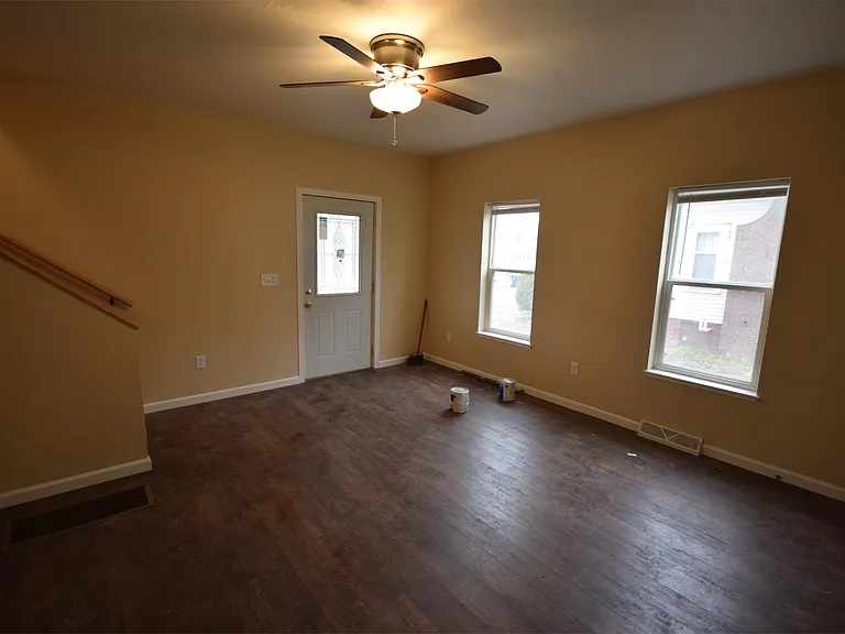 119 Harrison Pl — Photo 2