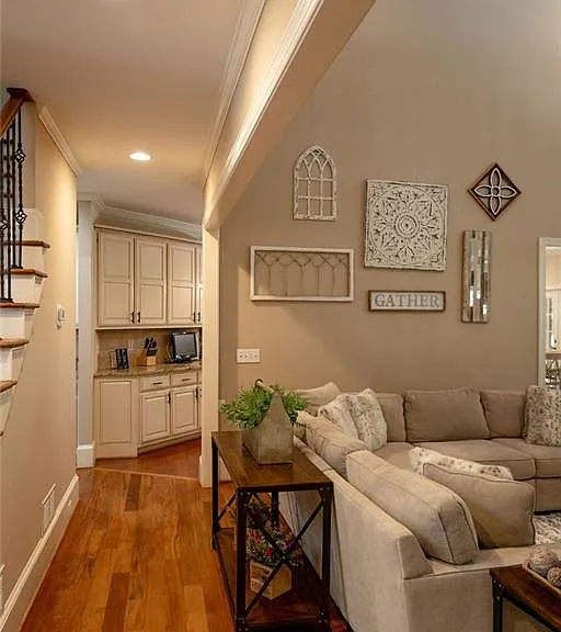 1405 Edenham Ln — Photo 43