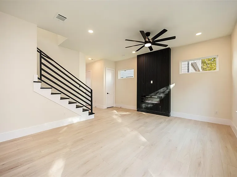 7125 England St — Photo 5