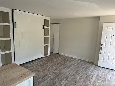 Studio, 900 sqft, $725 — Photo 4