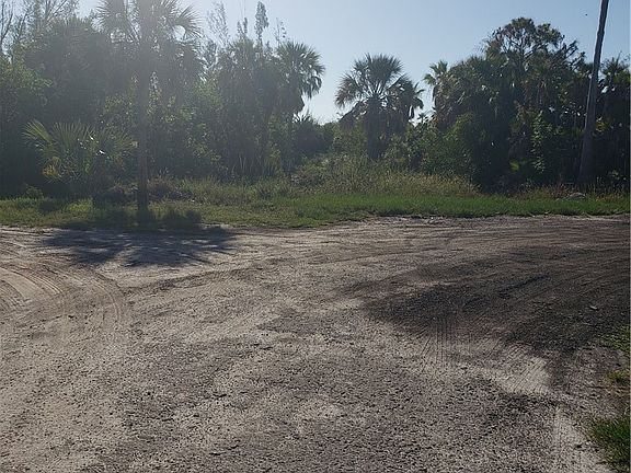 3rd image of Masters Landing Dr