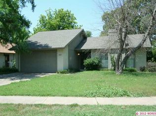 1300 N Juniper Pl, Broken Arrow, OK 74012